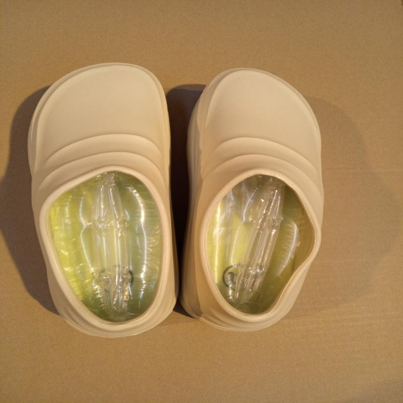 37 Cream Non-Slip Chef Clogs Wear-Resistant Kitchen Nurse Shoes
